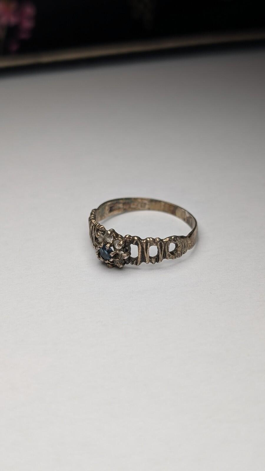 Vintage Sterling Silver 1976 Sapphire Cluster Ring | Size Q 1/2 | Slight Chipped - Image 6