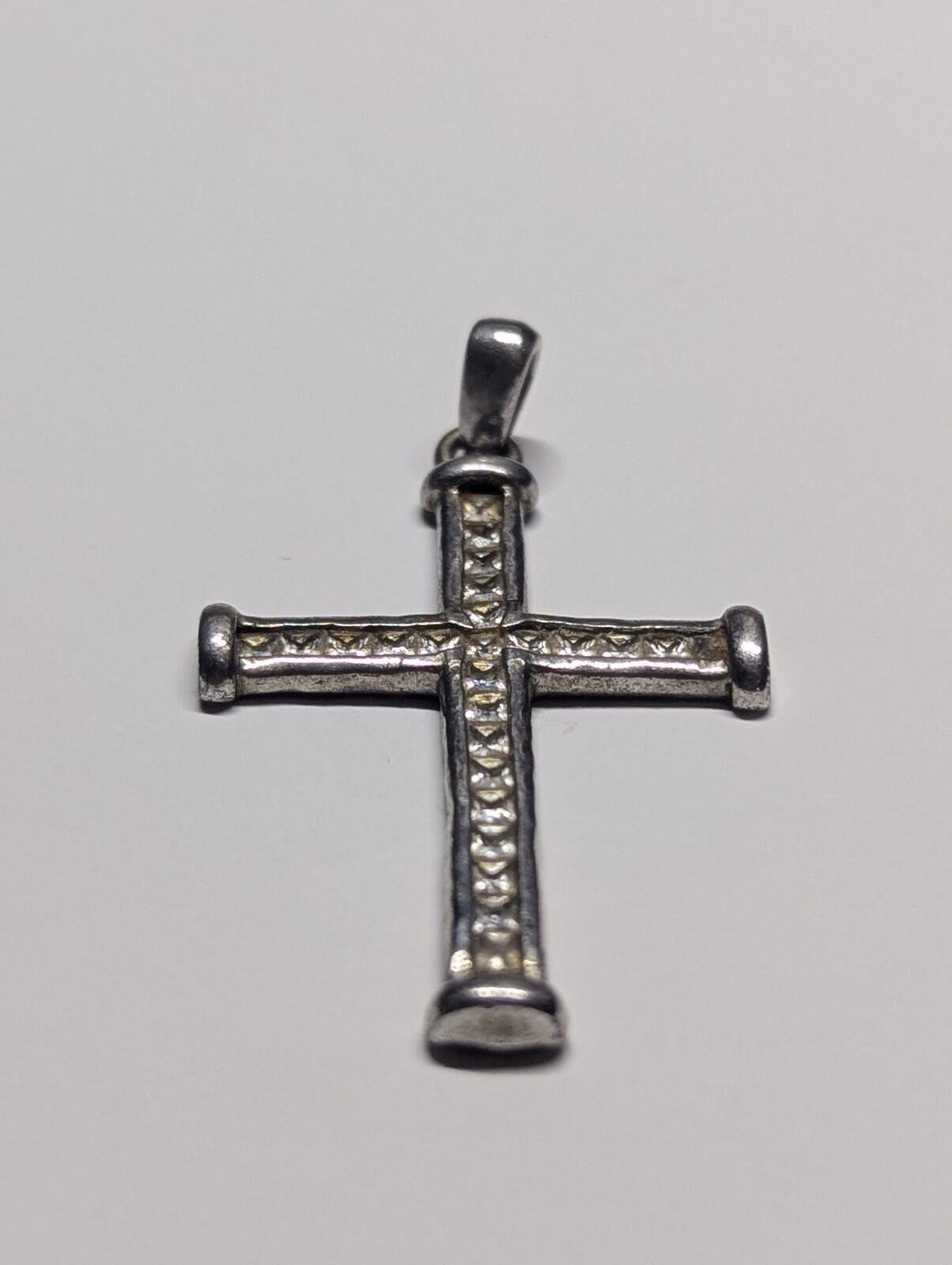 Vintage Sterling Silver Christian Cross With Clear Stones | 925 Silver | 3.18g - Image 3