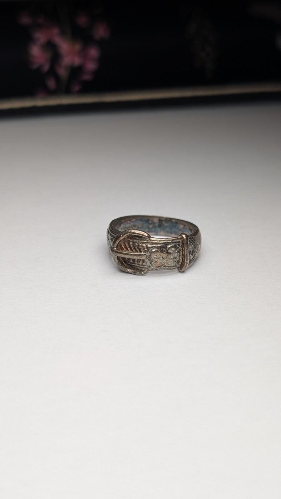 Vintage Sterling Silver 1979 Floral Belt Buckle Ring | Size I 1/2 | 925 Silver - Image 2