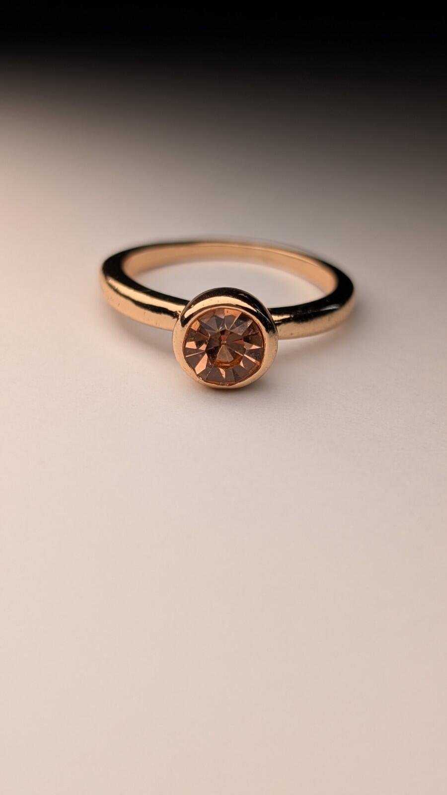 Costume Jewellery Gold Tone Band With Stone | Size P 1/2 - Image 2