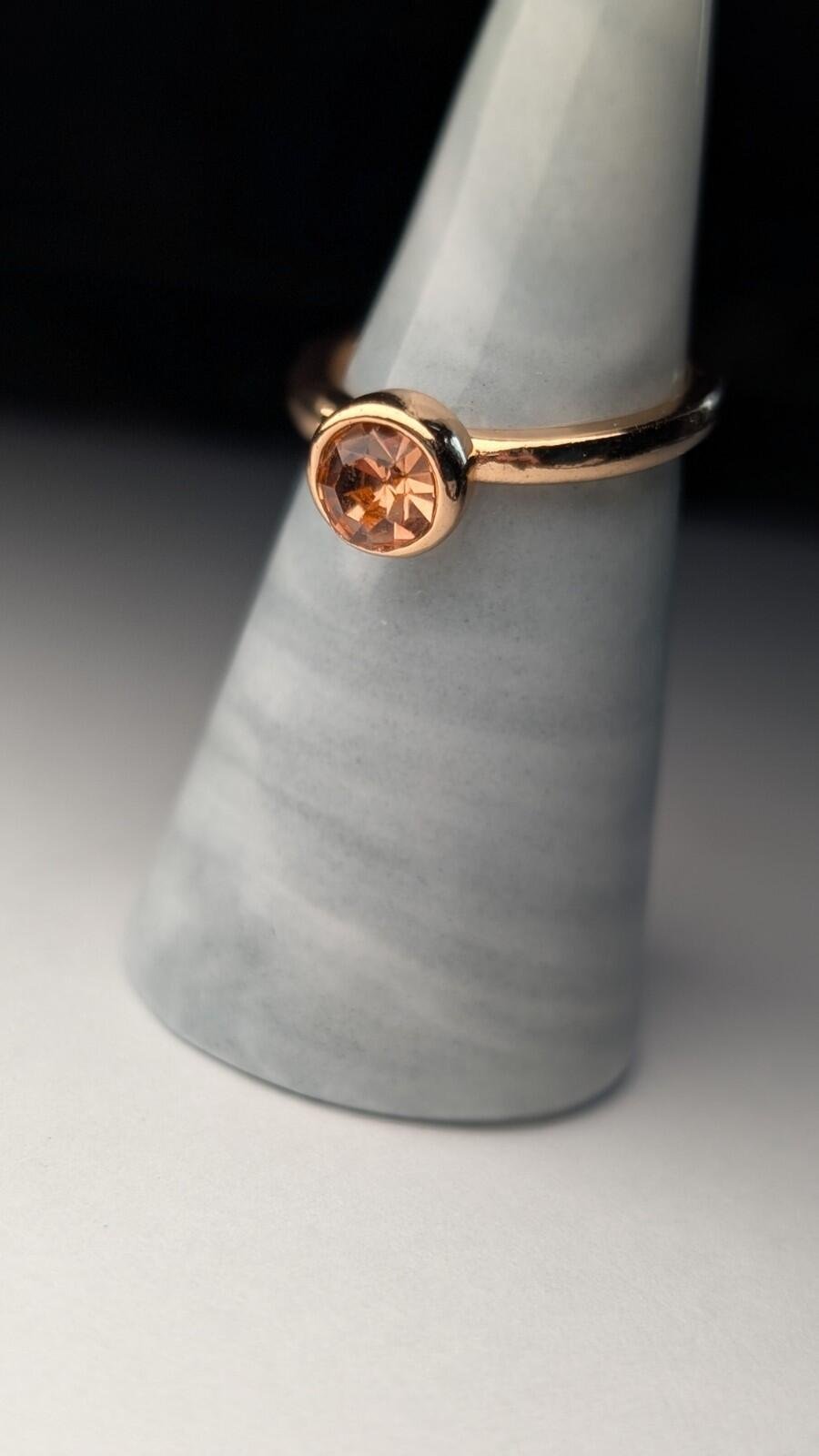 Costume Jewellery Gold Tone Band With Stone | Size P 1/2 - Image 4