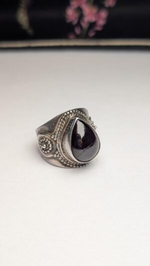Vintage Sterling Silver Deep Red Garnet Teardrop Ring | Size M | 925 | Cracked