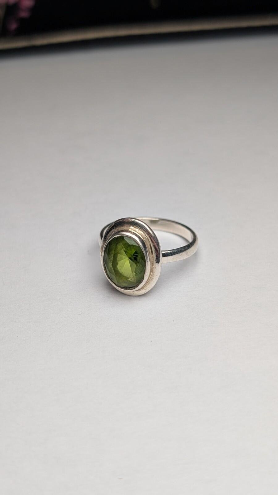 Vintage Sterling Silver Green Peridot Ring | Size L | 925 Silver - Image 2