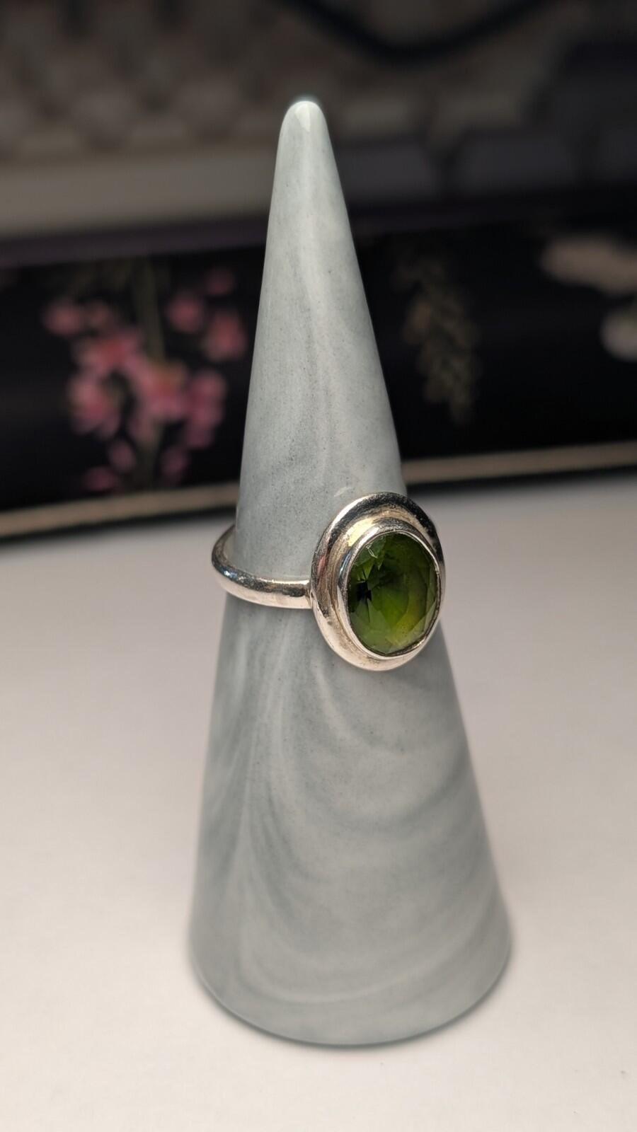 Vintage Sterling Silver Green Peridot Ring | Size L | 925 Silver - Image 5