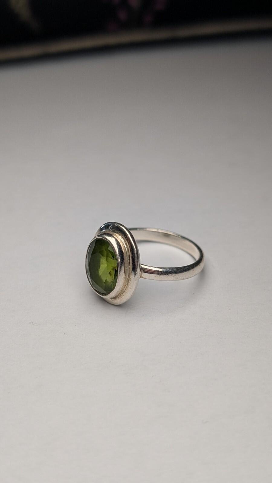 Vintage Sterling Silver Green Peridot Ring | Size L | 925 Silver - Image 6