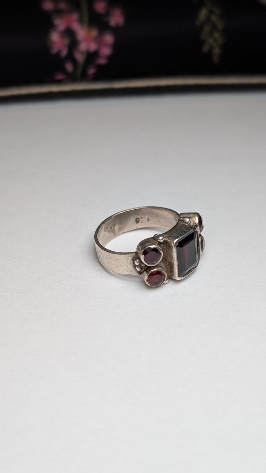 Vintage Sterling Silver Red Garnet Gemstone Ring | Size P | 925 Silver - Image 2