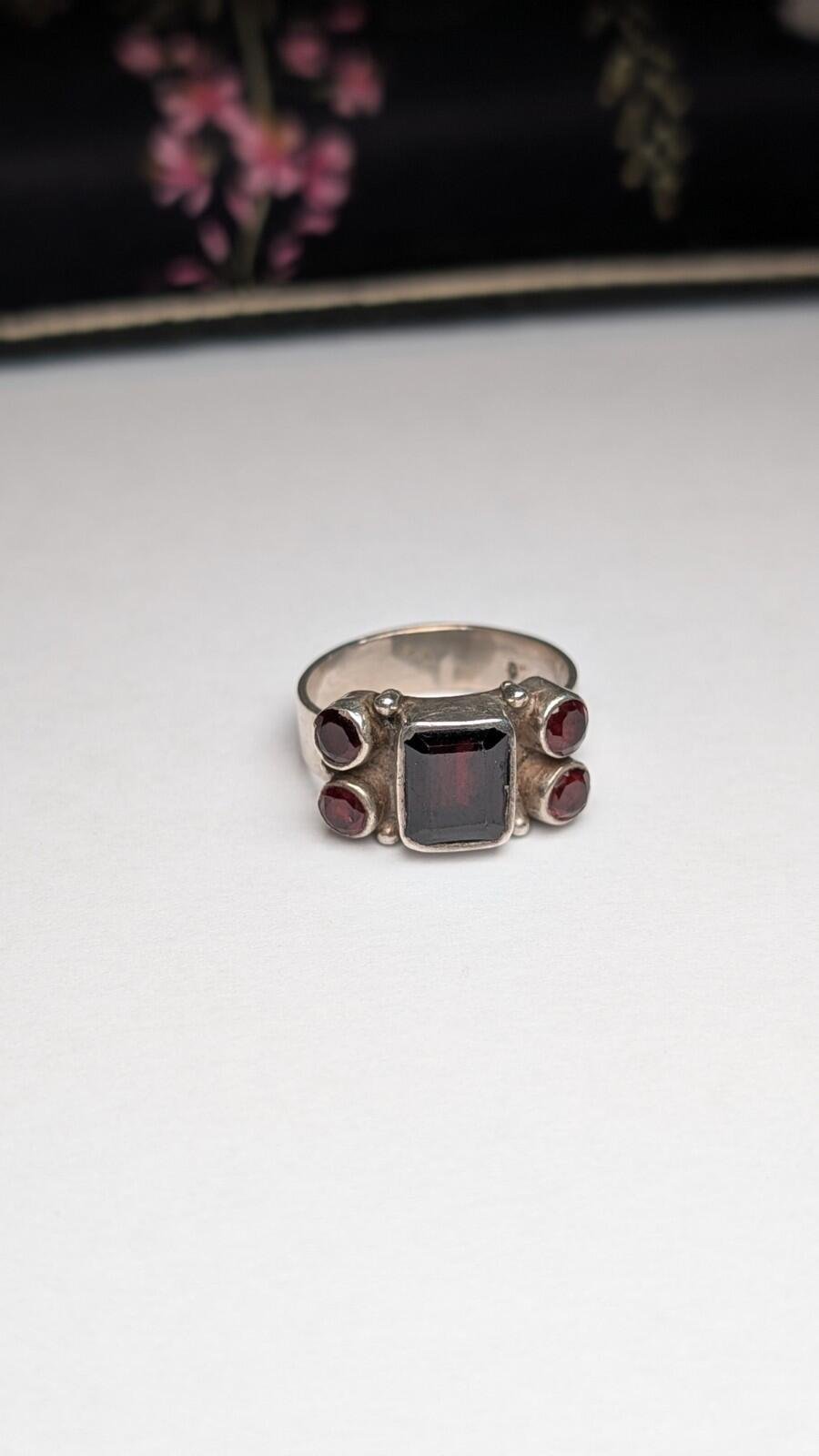 Vintage Sterling Silver Red Garnet Gemstone Ring | Size P | 925 Silver - Image 5