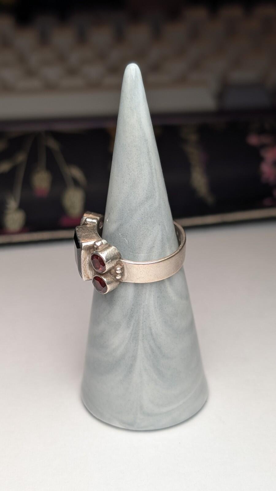 Vintage Sterling Silver Red Garnet Gemstone Ring | Size P | 925 Silver - Image 10
