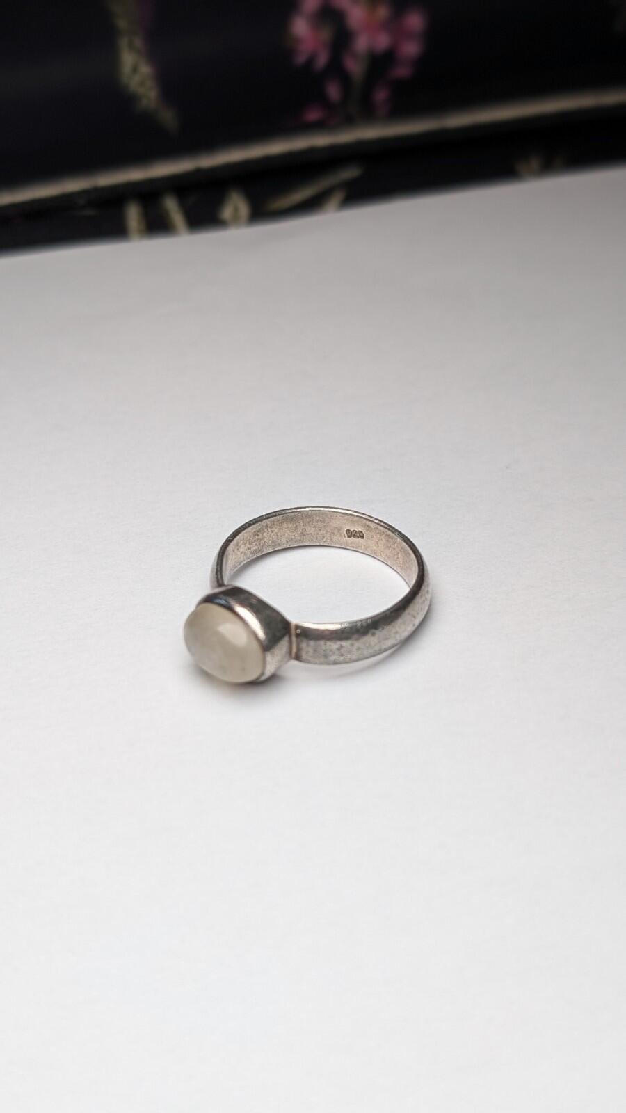 Vintage Sterling Silver Oval Moonstone Ring | Size Q 1/2 - R| 925 Silver - Image 3