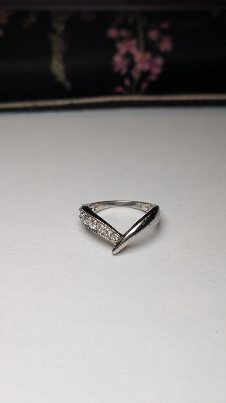 Vintage Sterling Silver Clear Gemstone Wishbone Chevron Ring | Size R 1/2 | 925 - Image 2