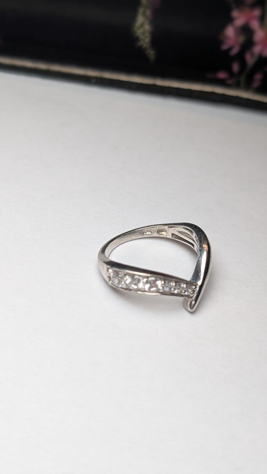 Vintage Sterling Silver Clear Gemstone Wishbone Chevron Ring | Size R 1/2 | 925 - Image 5