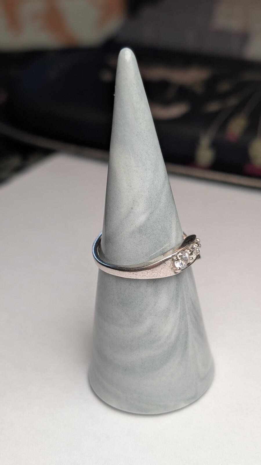 Vintage Sterling Silver Clear Gemstone Wishbone Chevron Ring | Size R 1/2 | 925 - Image 9