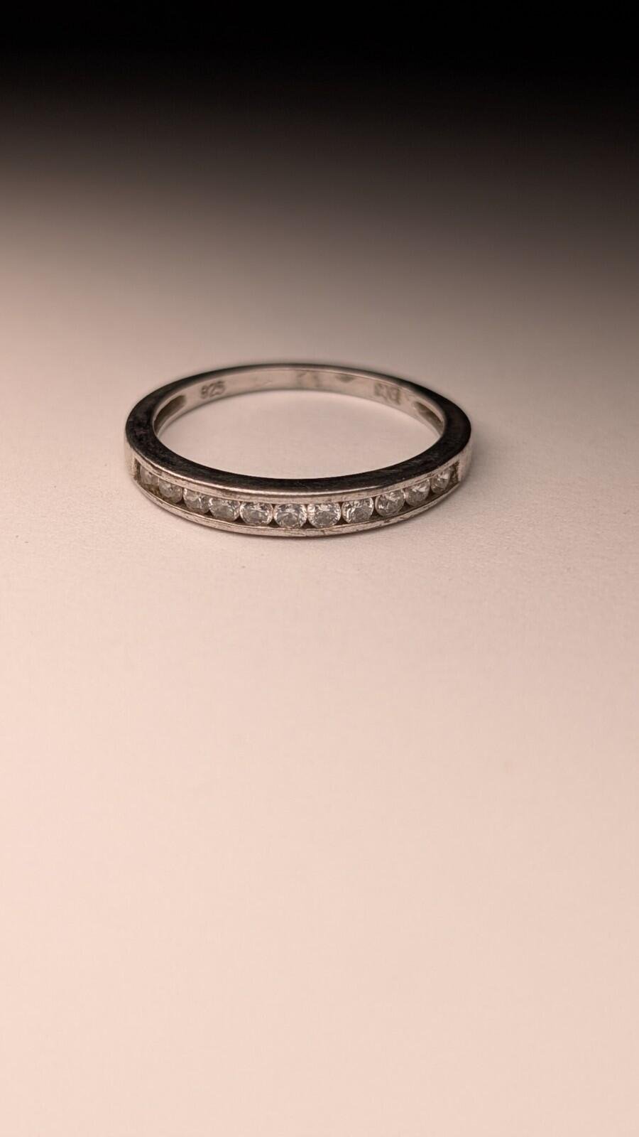 Vintage Sterling Silver Silver Row Clear Gemstone Ring | Size Q 1/2 | 925 - Image 5
