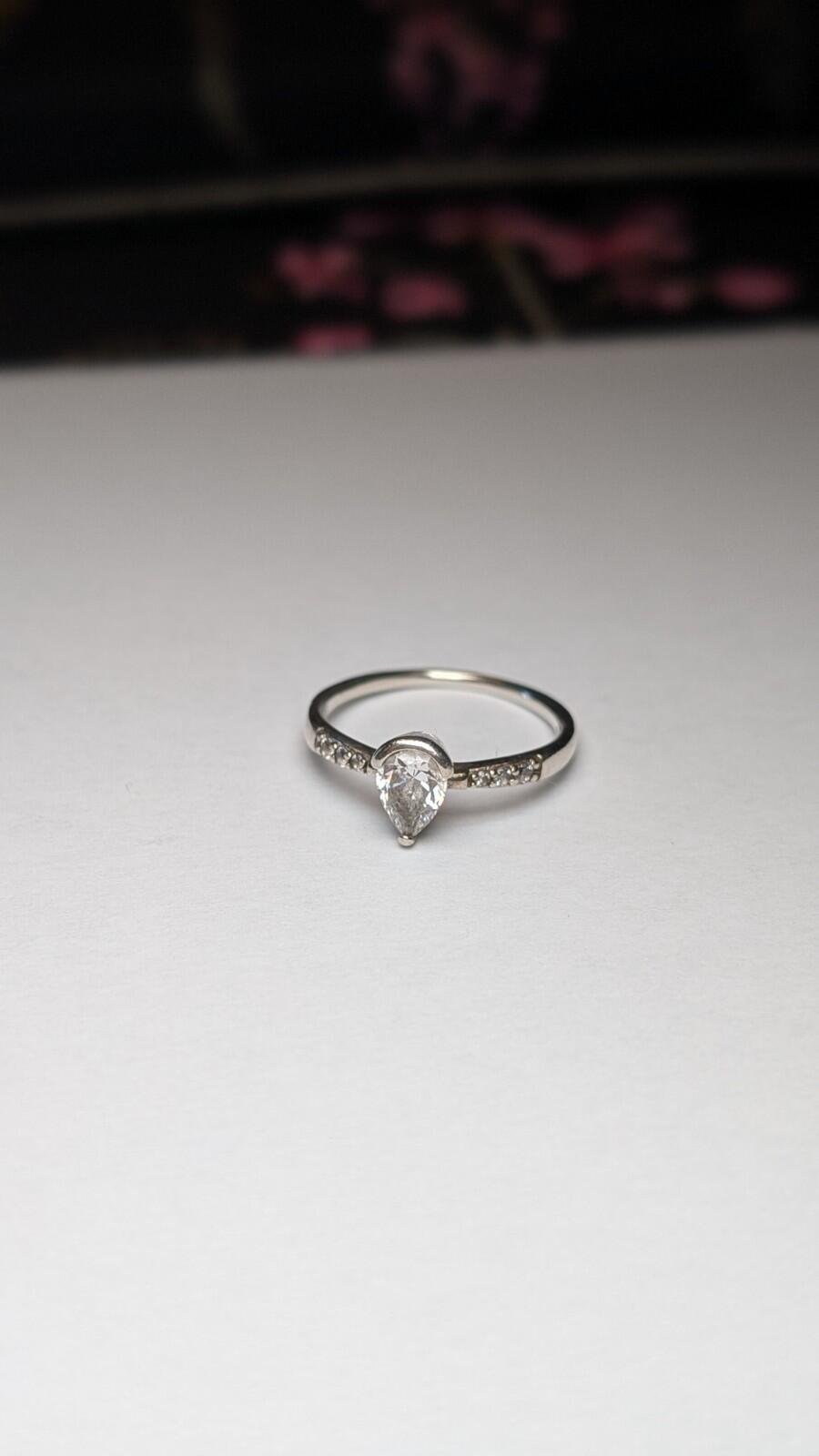 Vintage Sterling Silver Teardrop CZ Gemstone Ring | Size P | 925 Silver - Image 3
