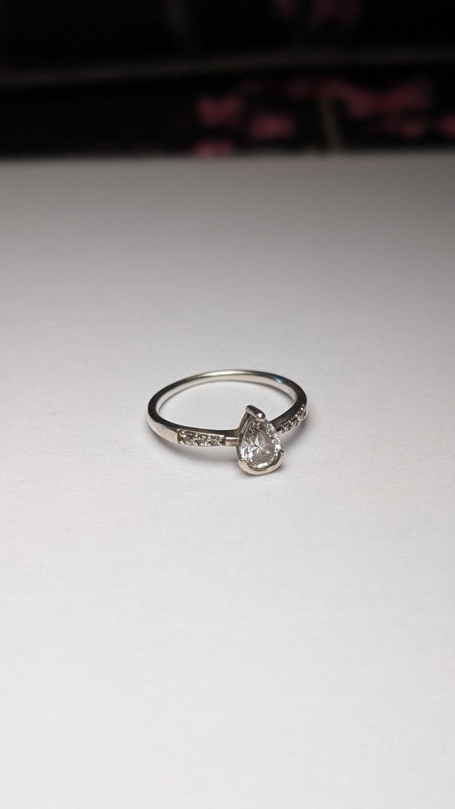 Vintage Sterling Silver Teardrop CZ Gemstone Ring | Size P | 925 Silver - Image 4