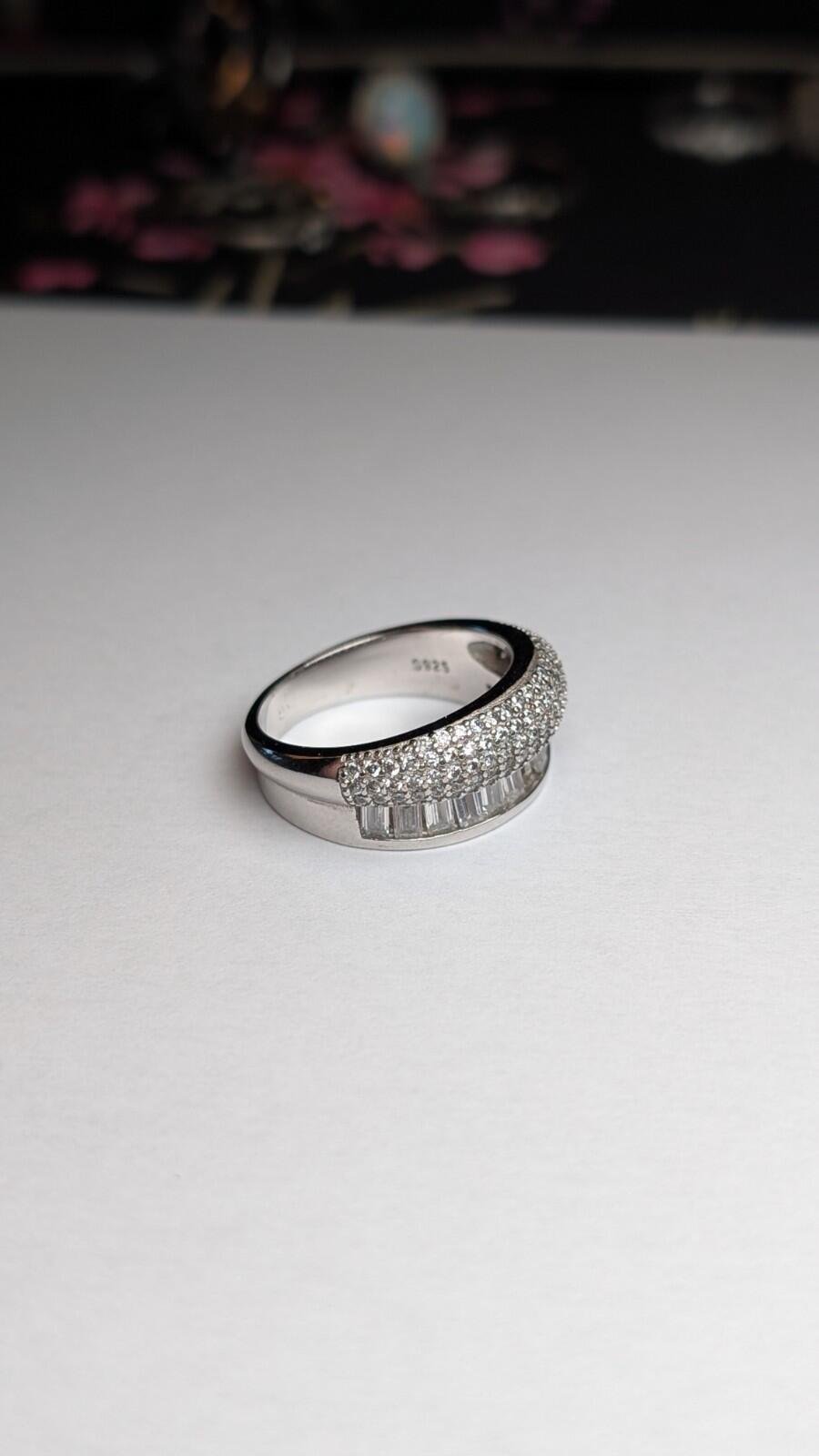 Vintage Sterling Silver CZ Band Ring | Size S 1/2 | 925 | Missing Gemstone - Image 3
