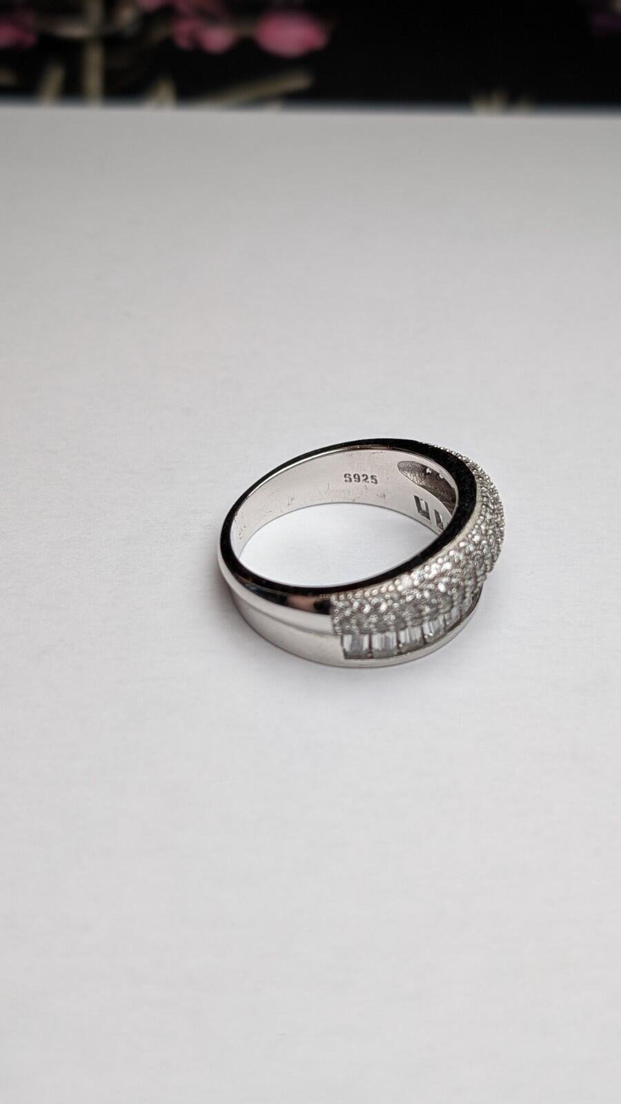 Vintage Sterling Silver CZ Band Ring | Size S 1/2 | 925 | Missing Gemstone - Image 4