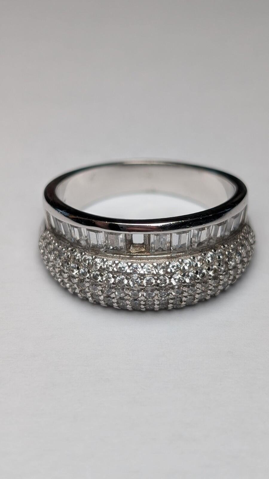 Vintage Sterling Silver CZ Band Ring | Size S 1/2 | 925 | Missing Gemstone - Image 6