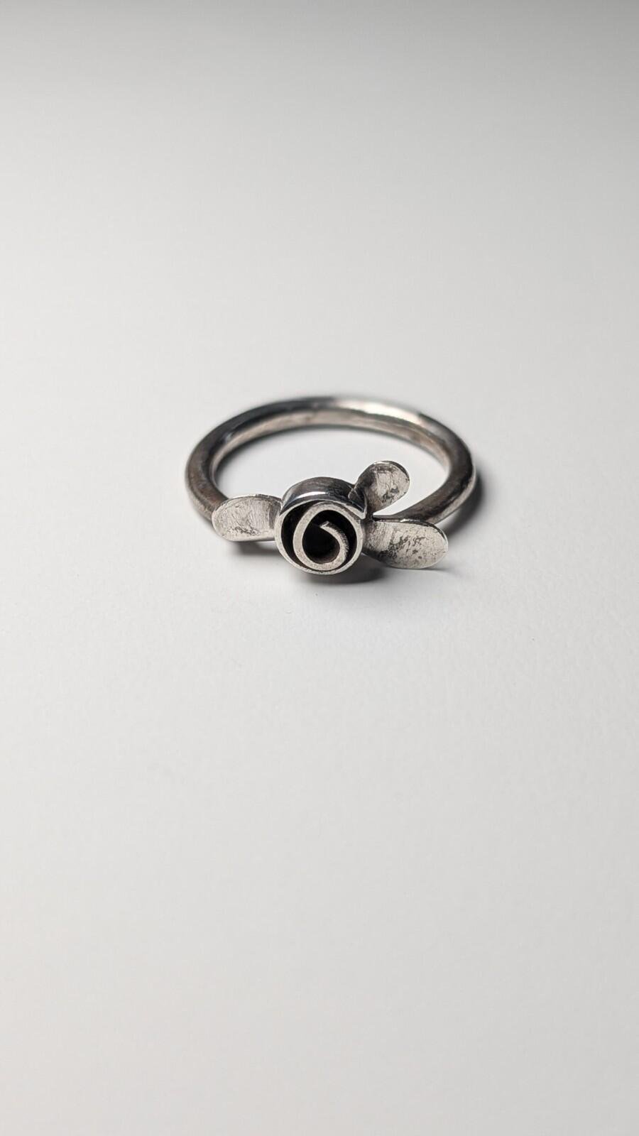 Vintage Sterling Silver Flower Ring | Size P 1/2 | 925 Silver - Image 2