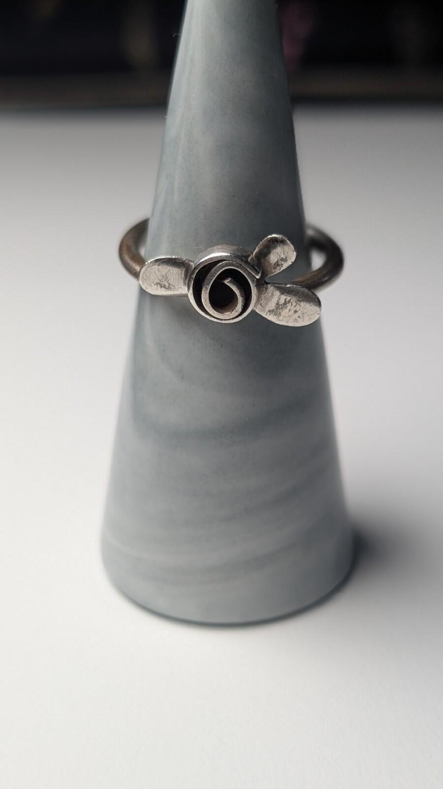Vintage Sterling Silver Flower Ring | Size P 1/2 | 925 Silver - Image 4