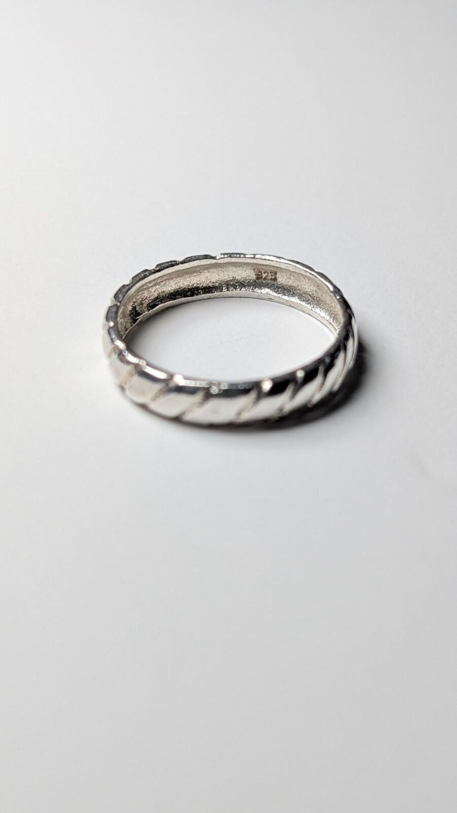 Vintage Sterling Silver Thin Band Ring | Size Q | 925 Silver - Image 2