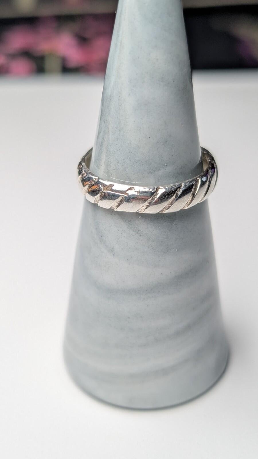 Vintage Sterling Silver Thin Band Ring | Size Q | 925 Silver - Image 3