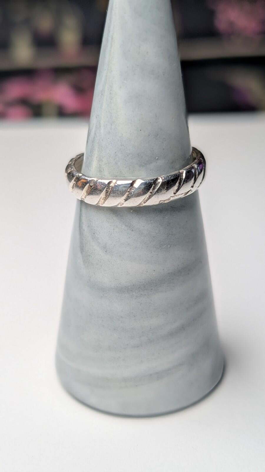 Vintage Sterling Silver Thin Band Ring | Size Q | 925 Silver - Image 4