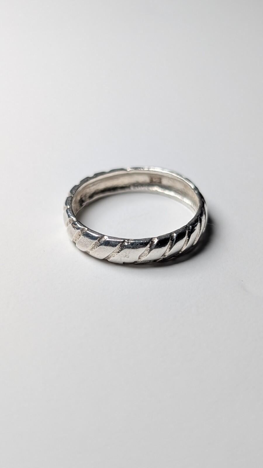 Vintage Sterling Silver Thin Band Ring | Size Q | 925 Silver - Image 5