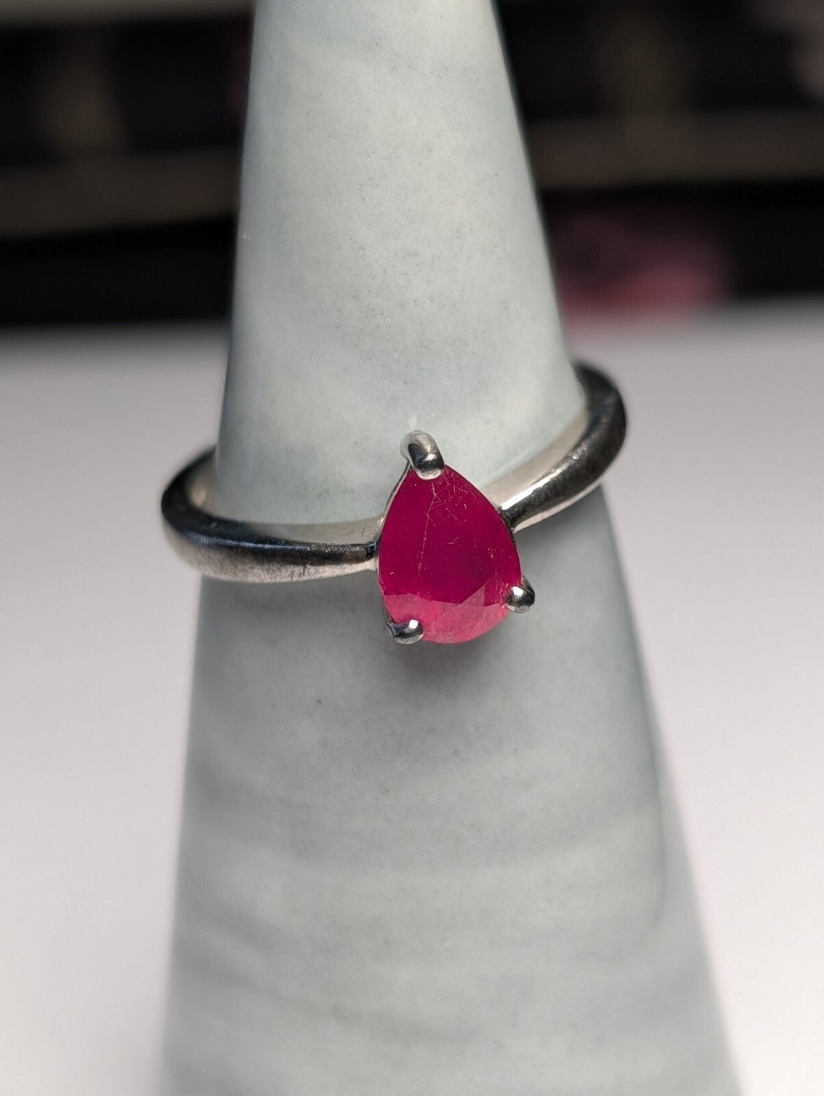 Vintage Sterling Silver Red Gemstone Ring | Size P 1/2 | 925 Silver - Image 6