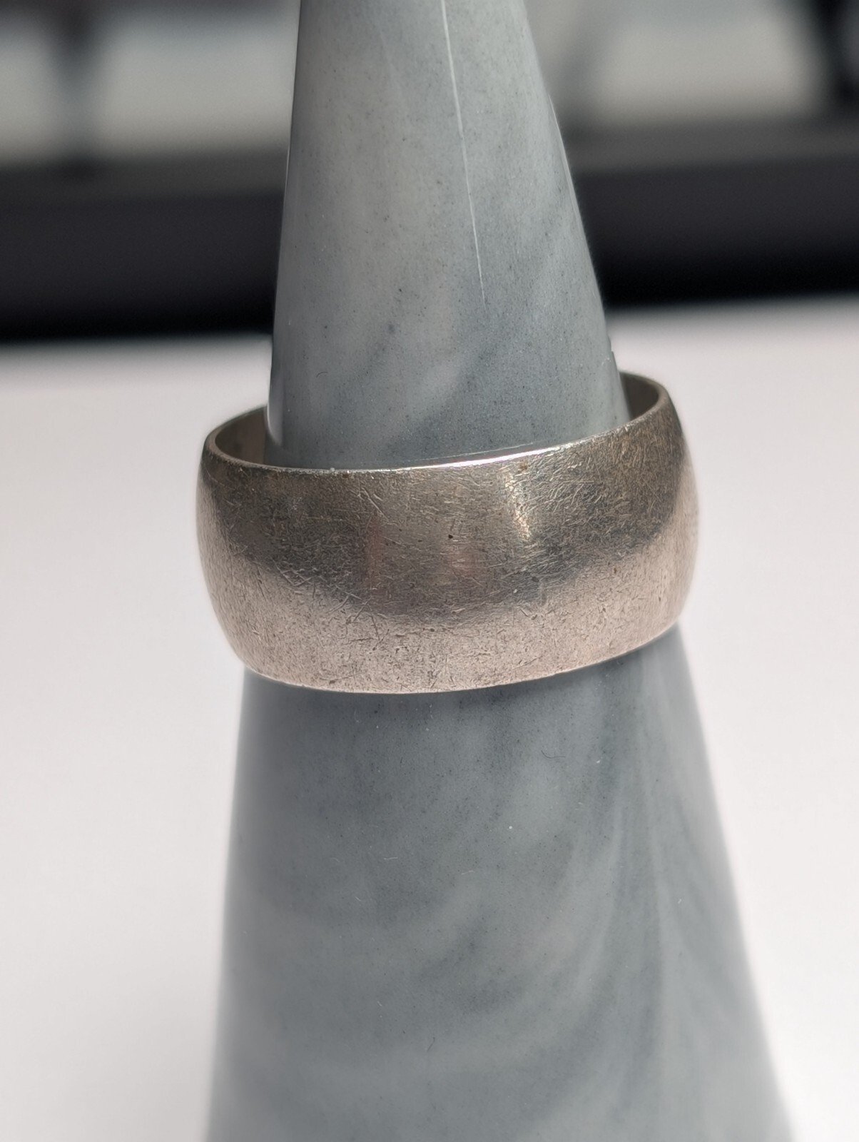 Vintage Sterling Silver 1972 Made In London Minimal Band Ring | Size S 1/2 - Image 2