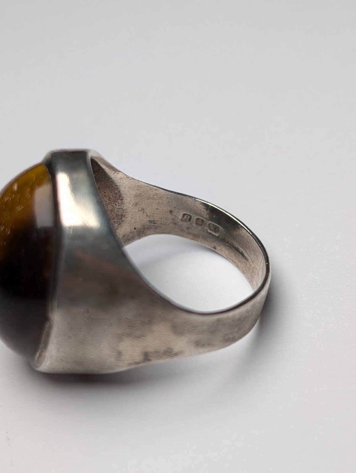 Vintage Sterling Silver 1976 Men's Tigers Eye Ring | Size O 1/2 | Made In London - Image 3