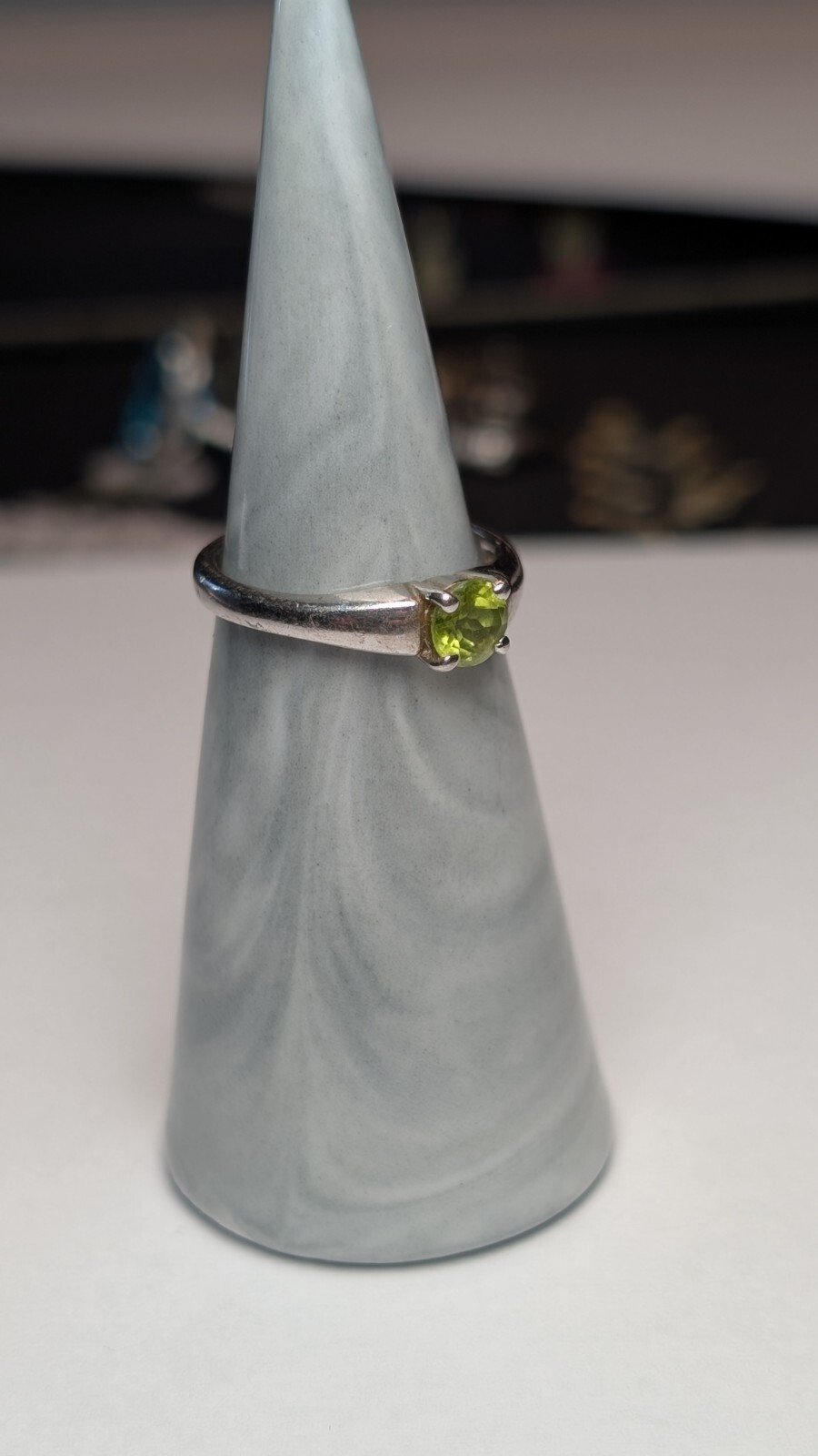 Vintage Sterling Silver Green Peridot Gemstone Ring | Size M | 925 Silver - Image 6