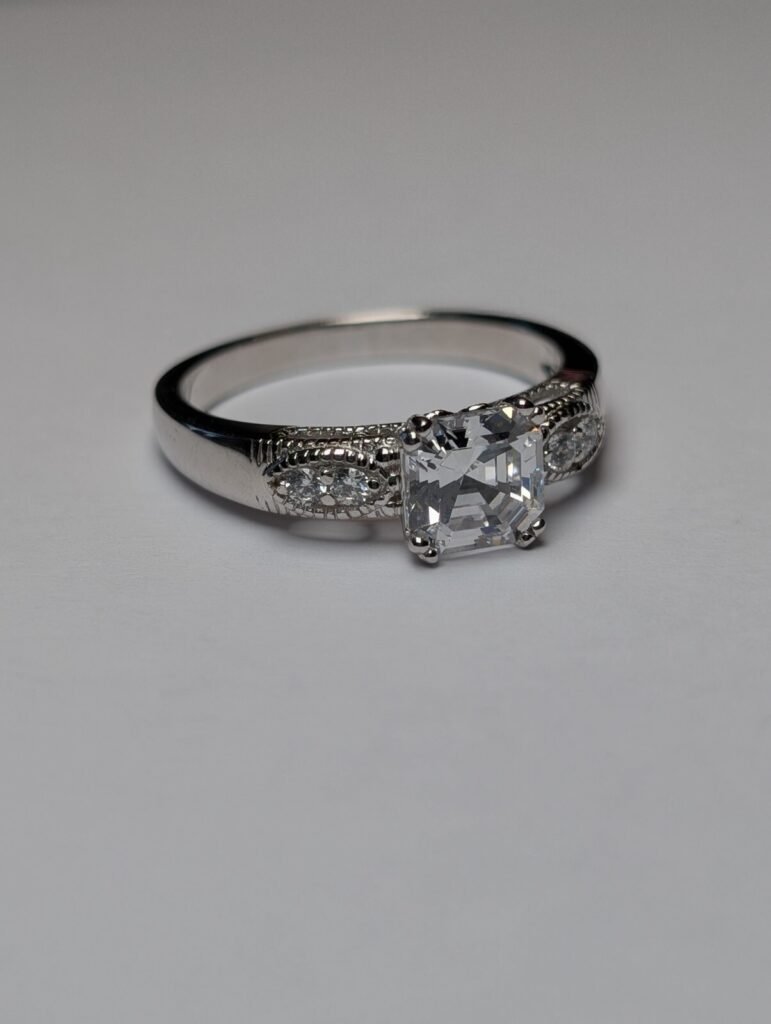 Vintage Sterling Silver DQ CZ Clear Gemstone Ring | Size V 1/2 | 925 Silver