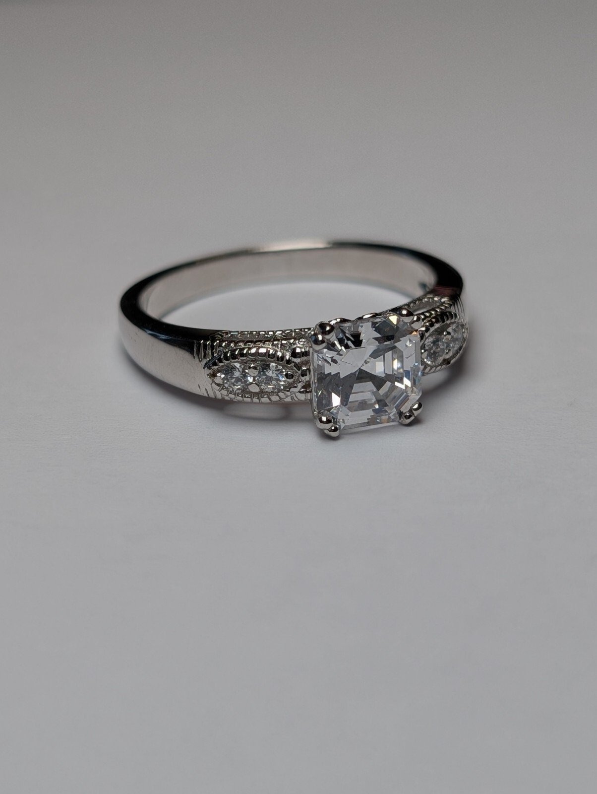 Vintage Sterling Silver DQ CZ Clear Gemstone Ring | Size V 1/2 | 925 Silver