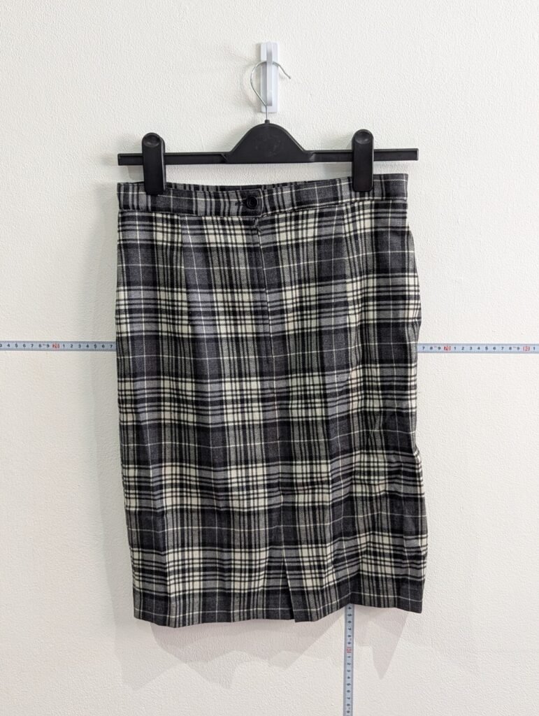 Vintage Women's Black Grey Tartan Check Pencil Skirt | Size
