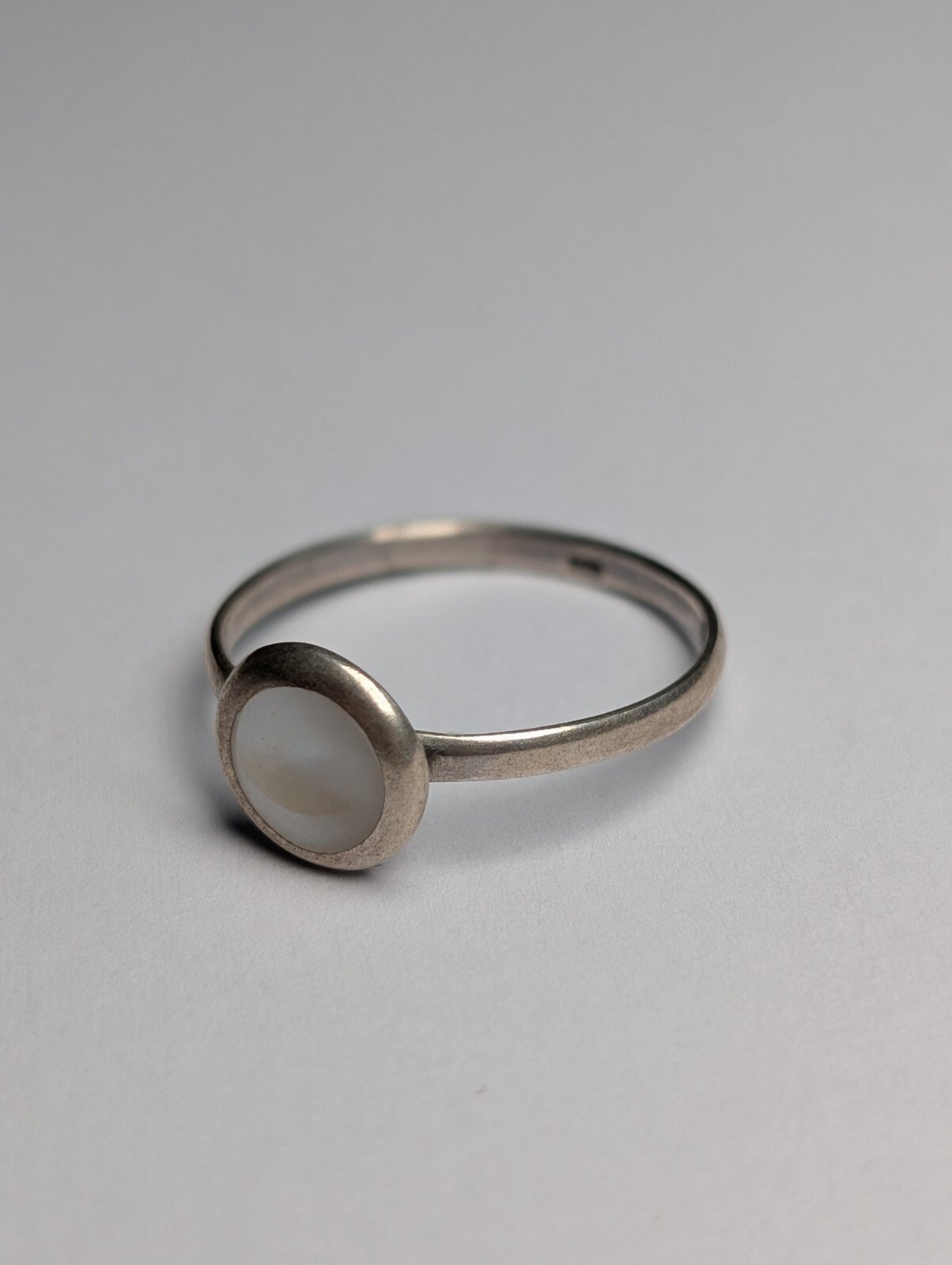 Vintage Sterling Silver White Shell Ring | Size L | 925 Silver - Image 3