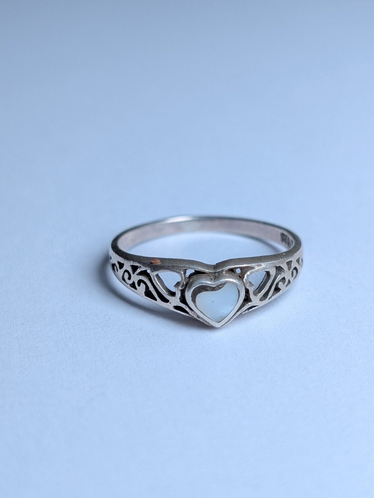 Vintage Sterling Silver White Shell Hearts Ring | Size O 1/2 | 925 | Damaged