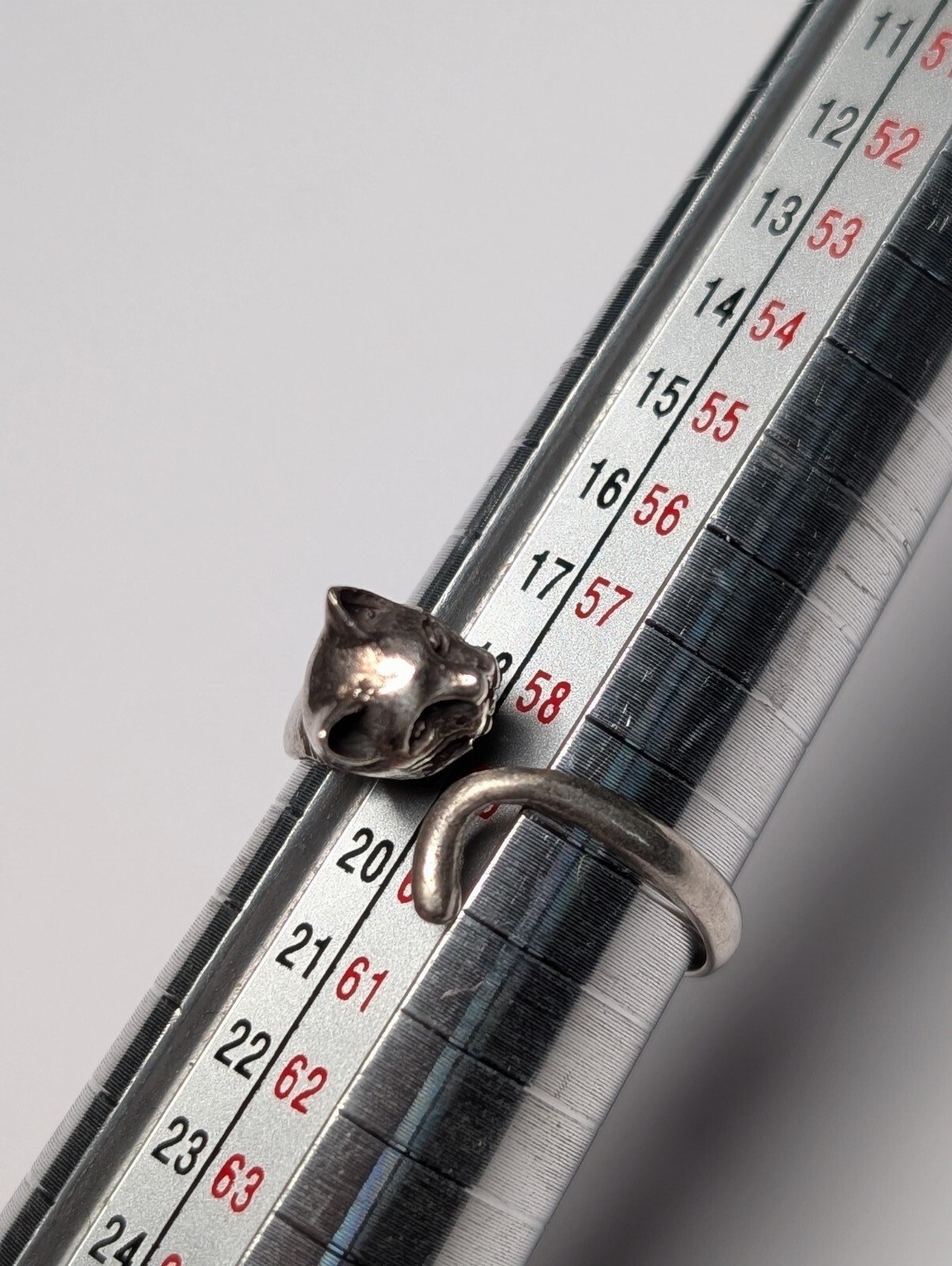 Vintage Sterling Silver Wrap Around Cat Ring | Size R | 925 Silver - Image 10