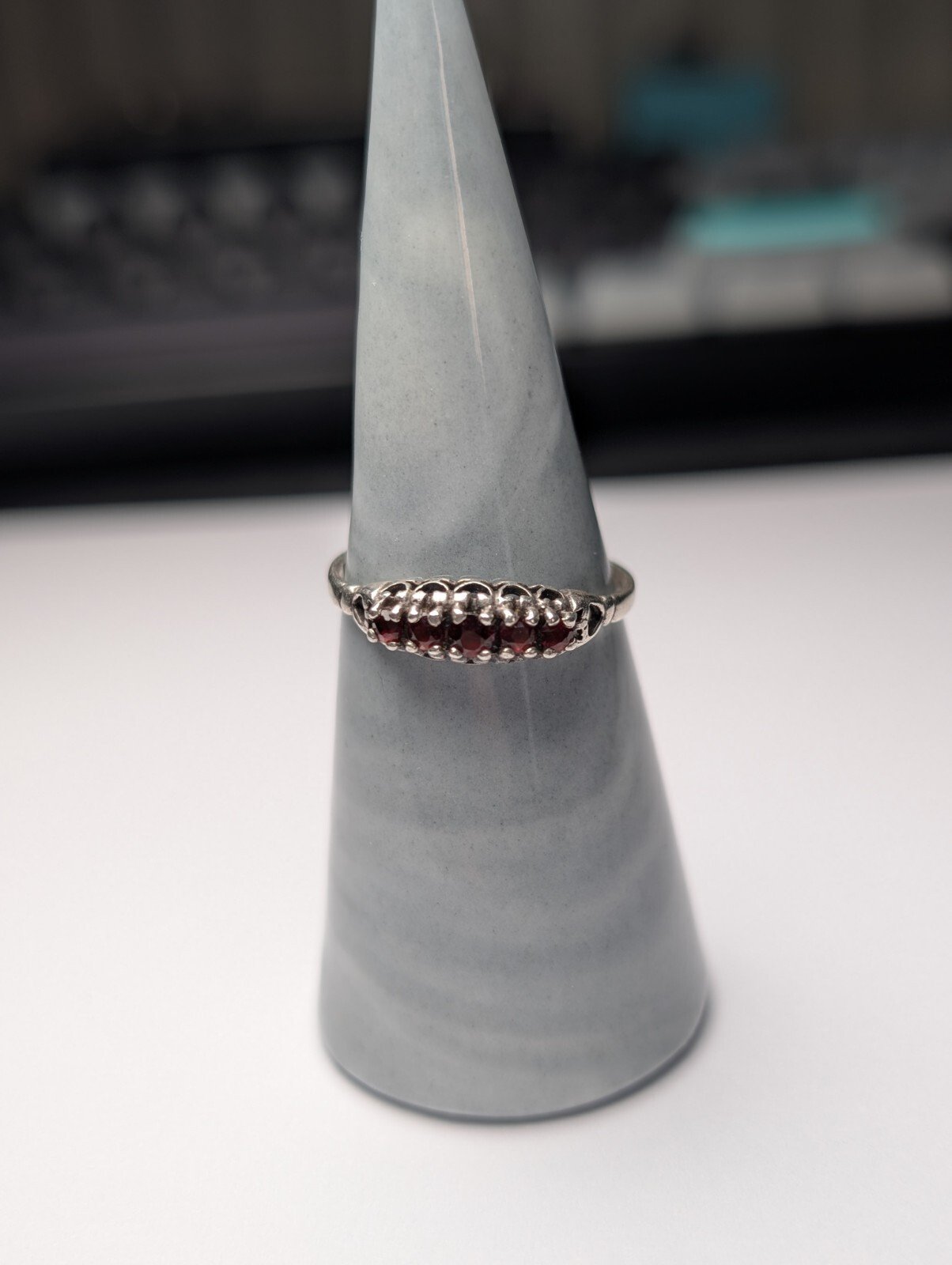 Vintage Sterling Silver 1987 5 Stone Red Garnet Ring | Size S | 925 Silver - Image 7