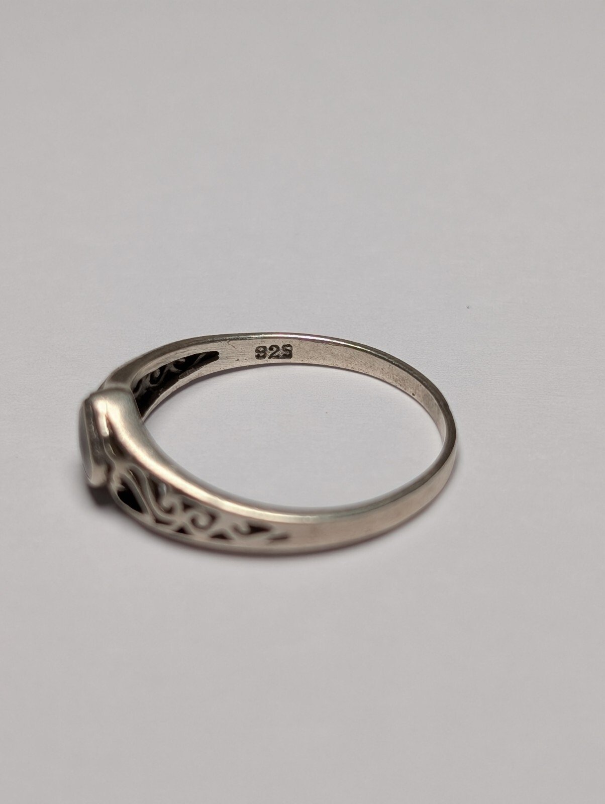 Vintage Sterling Silver Celtic Heart Black Gemstone Ring | Size S | 925 Silver - Image 4