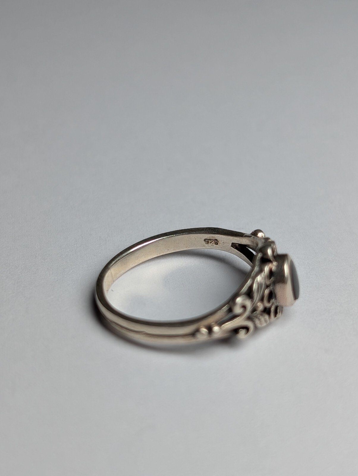 Vintage Sterling Silver Black Gemstone Floral Ring | Size I | 925 Silver - Image 3