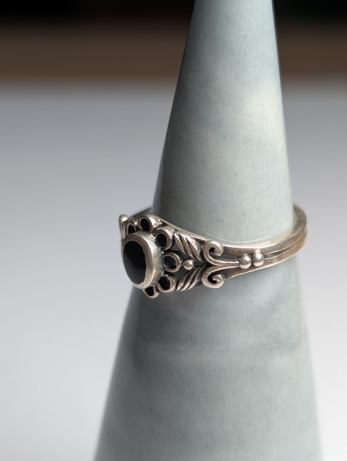 Vintage Sterling Silver Black Gemstone Floral Ring | Size I | 925 Silver - Image 6