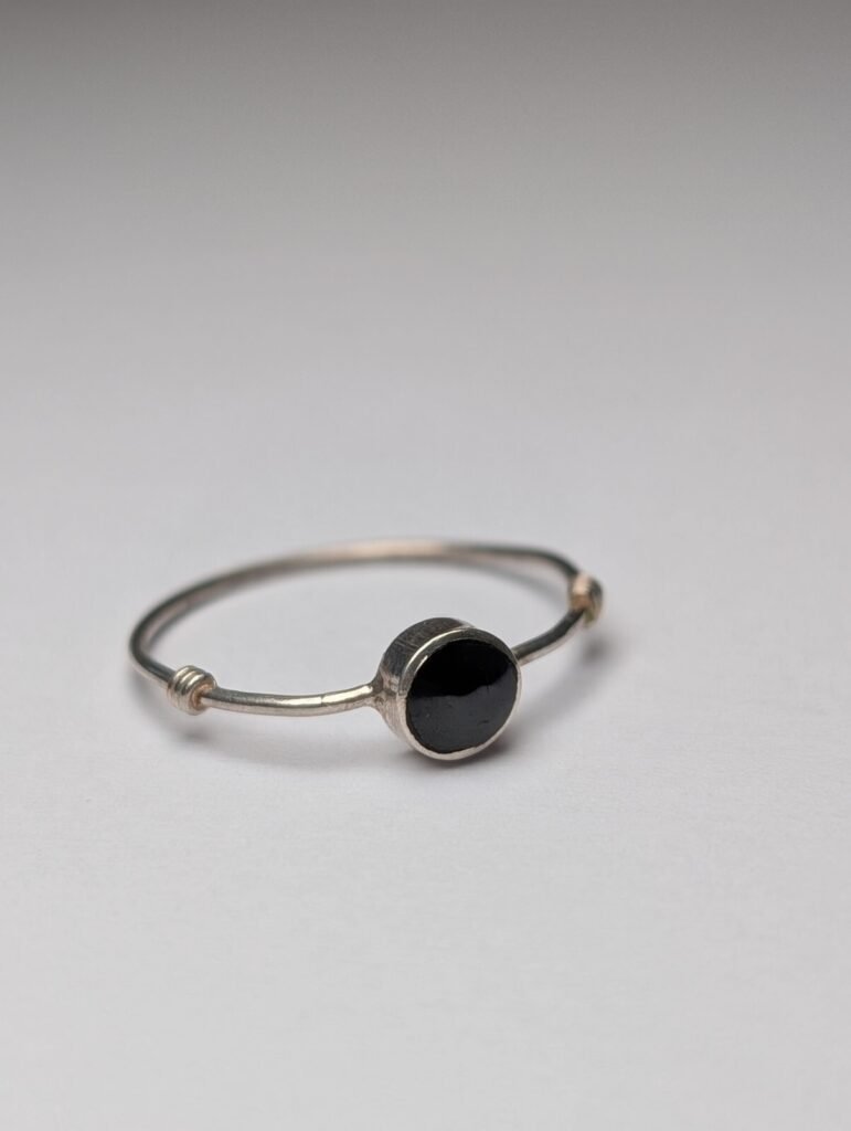 Vintage Thin Sterling Silver Wire Black Gemstone Ring | Size P | 925 Silver
