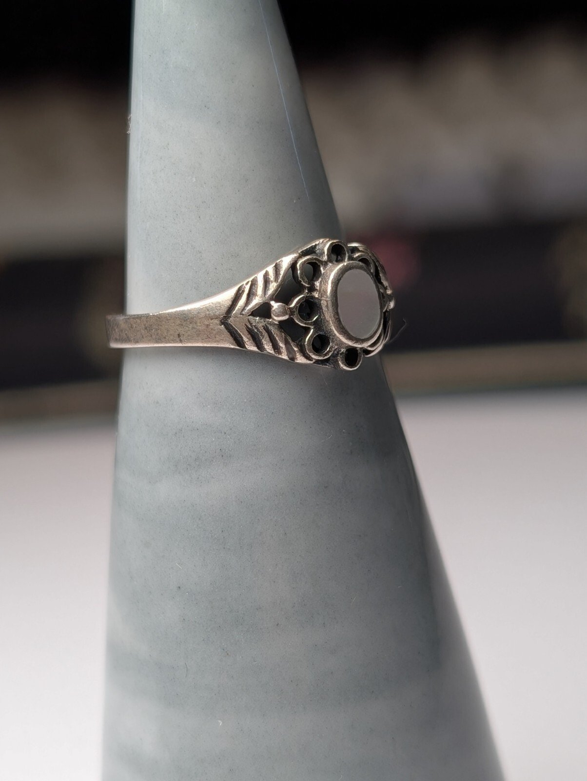 Vintage Sterling Silver White Gemstone Floral Ring | Size K | 925 Silver - Image 5